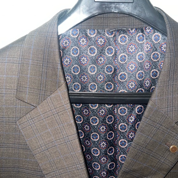 Brown design blazer - Picture 2 of 3